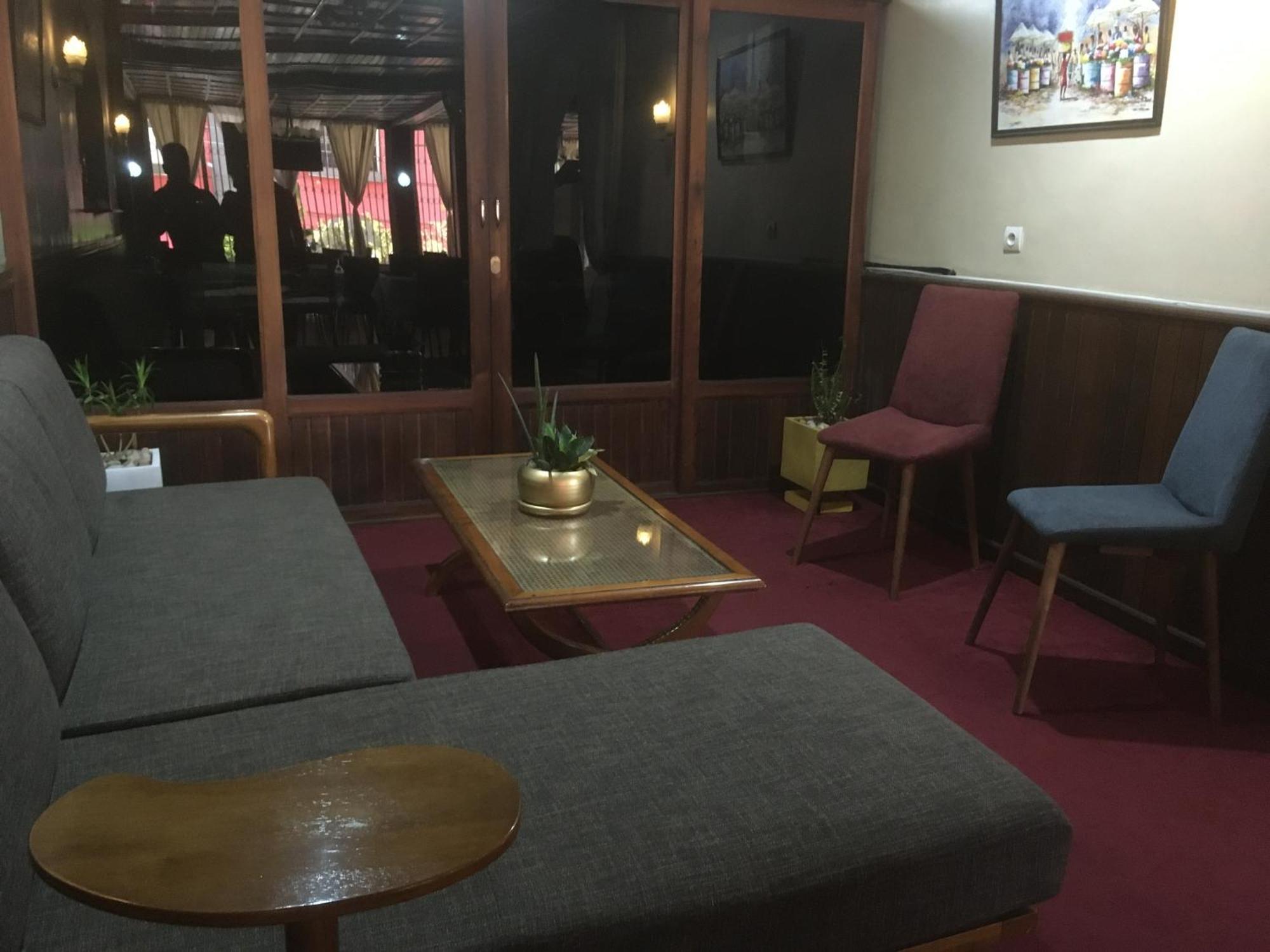 Ivotel Antananarivo Luaran gambar