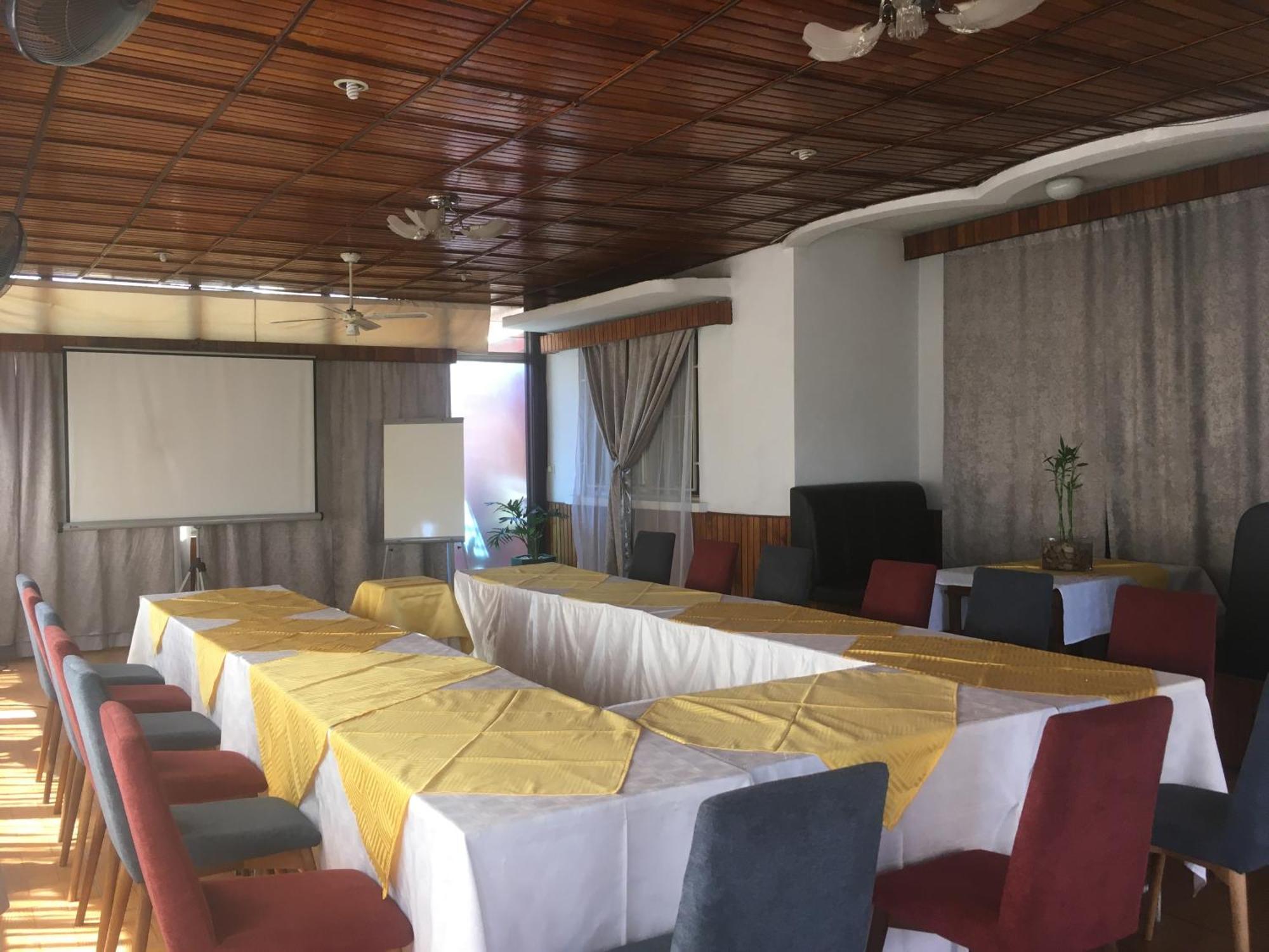 Ivotel Antananarivo Luaran gambar